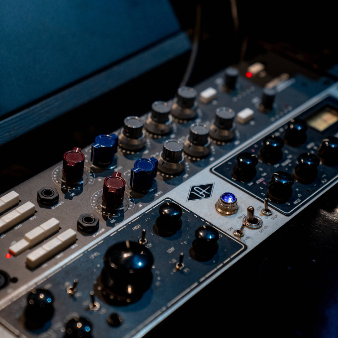 Equipos de alta tecnología en el Studio B de The Wave Studios