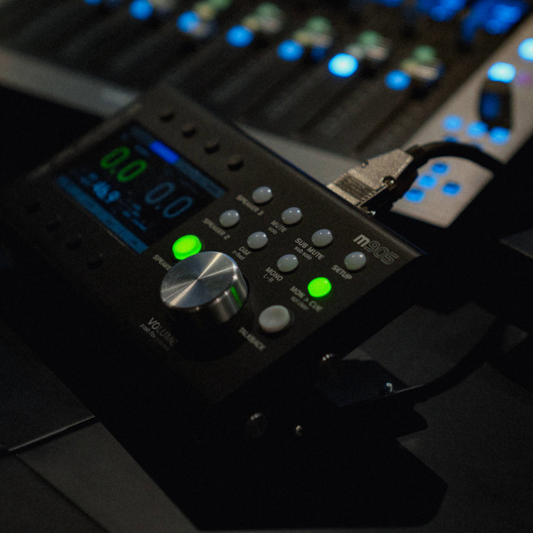 Monitores de audio en el Studio A de The Wave Studios, Puerto Rico