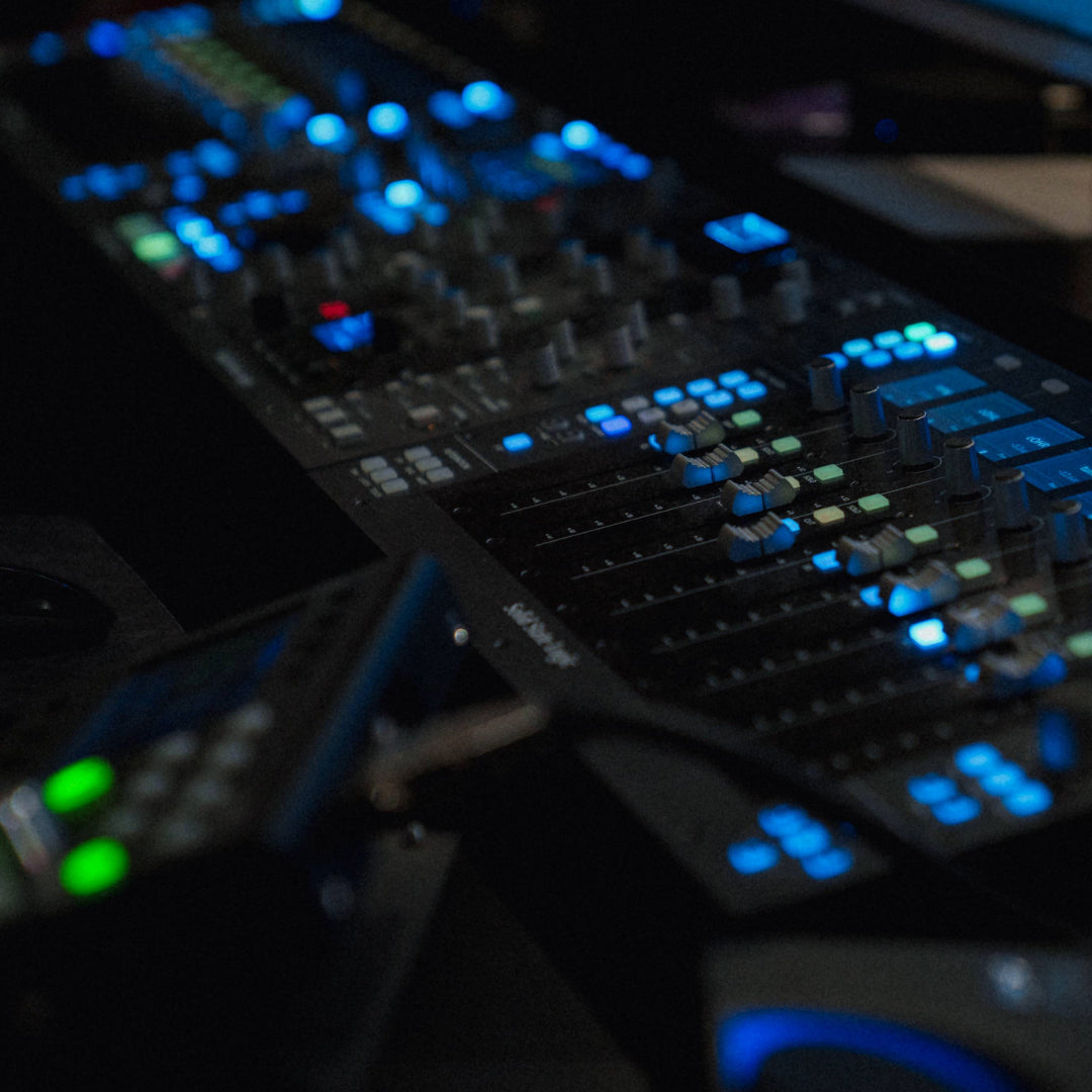 Monitores de audio en el Studio A de The Wave Studios, Puerto Rico